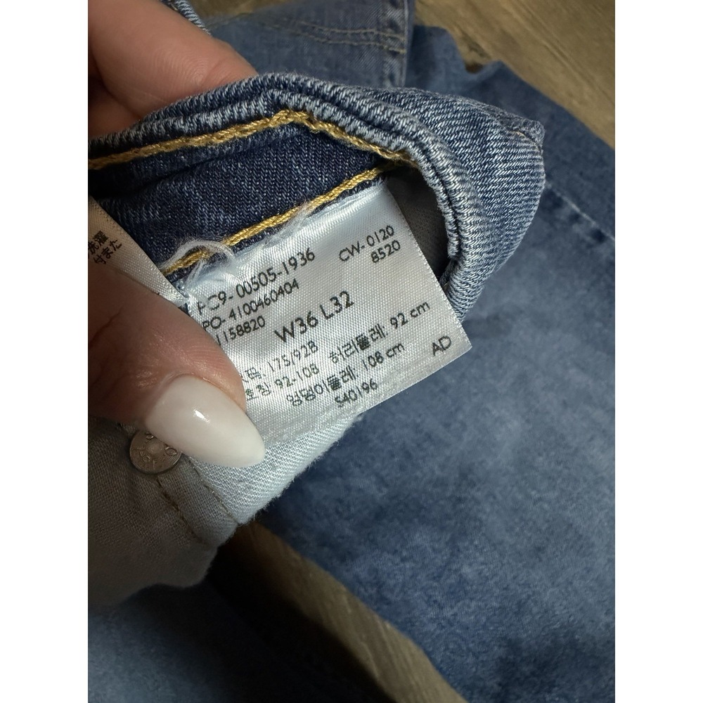 Men's 505 Levi Jeans 36X32 Medium Wash Great Condition - Picture 3 of 4
